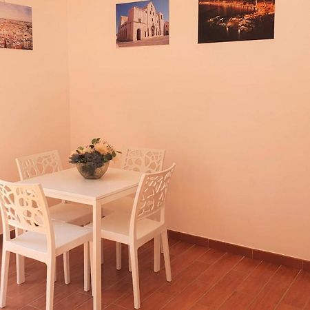 Dimora Donna Vittoria - Bari Vecchia Apartamento Exterior foto