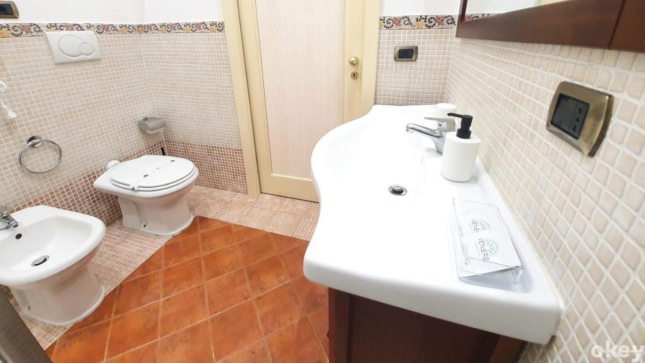 Dimora Donna Vittoria - Bari Vecchia Apartamento Exterior foto